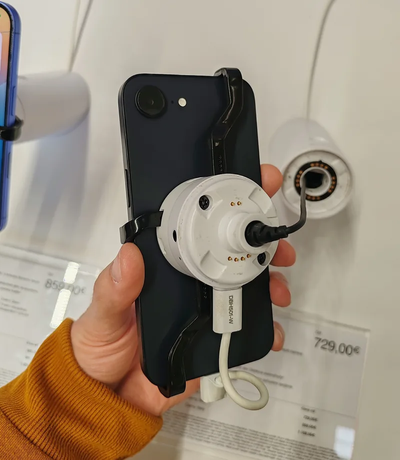 iPhone 16e price in UAE